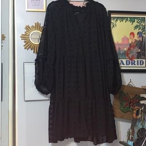 Puddly sleeve black LS dress